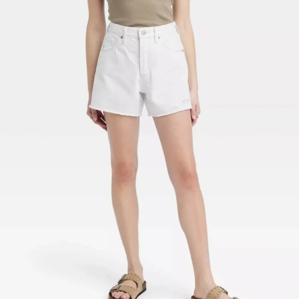 Women's Mid-Rise 90's Baggy Jean Shorts - Universal Thread White 28